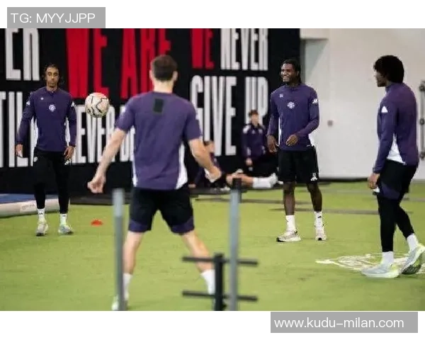 曼晚：曼联决议让莱昂先在青训队伍效能，以习惯英格兰足球